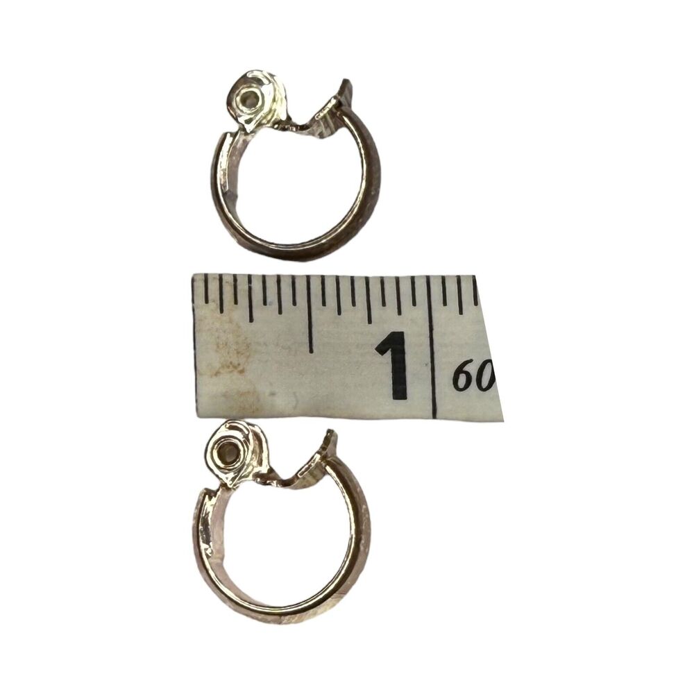 Vintage Silver-Tone Metal Hoop Ring Clip-on Earring Women's Fashion Jewelry - Picture 6 of 7